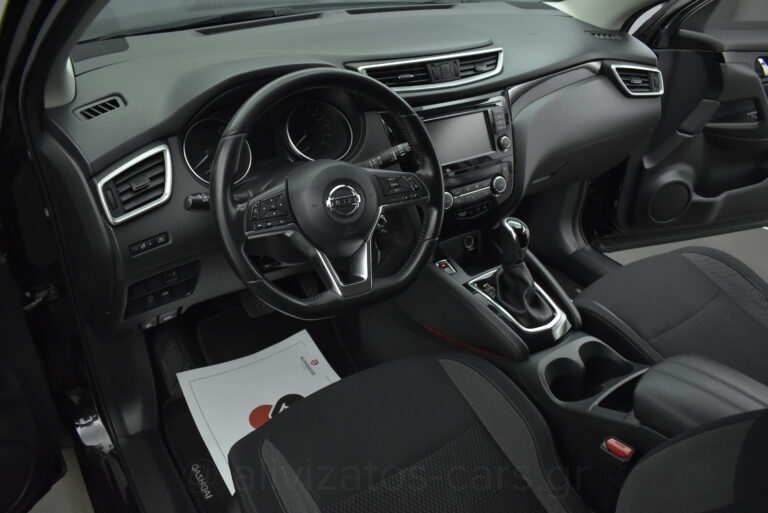 Nissan Qashqai - 1.5 dCi N-Connecta Automatic Facelift R19