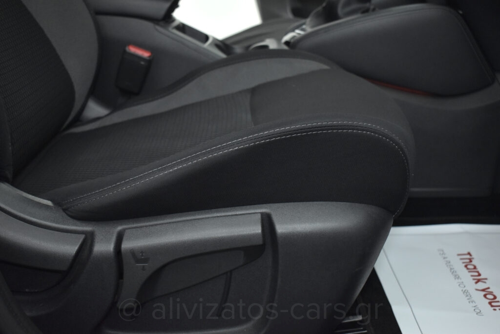 Nissan Qashqai - 1.5 dCi N-Connecta Automatic Facelift R19