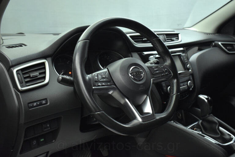Nissan Qashqai - 1.5 dCi N-Connecta Automatic Facelift R19
