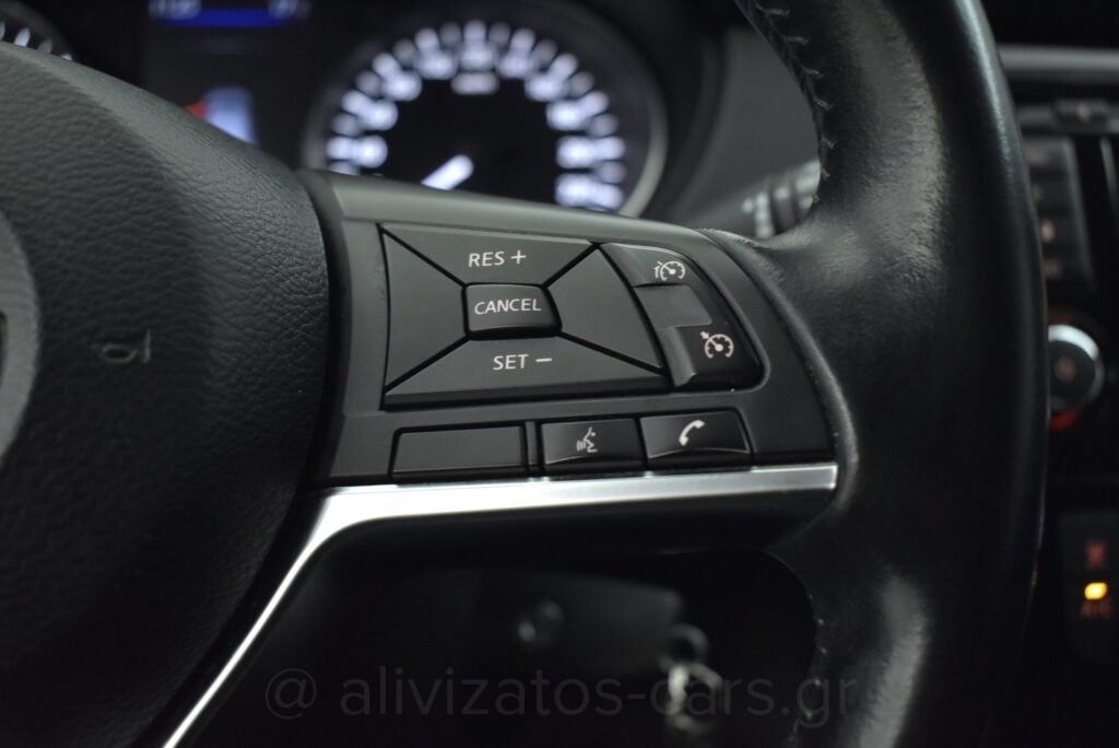 Nissan Qashqai - 1.5 dCi N-Connecta Automatic Facelift R19