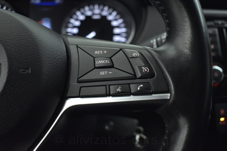 Nissan Qashqai - 1.5 dCi N-Connecta Automatic Facelift R19