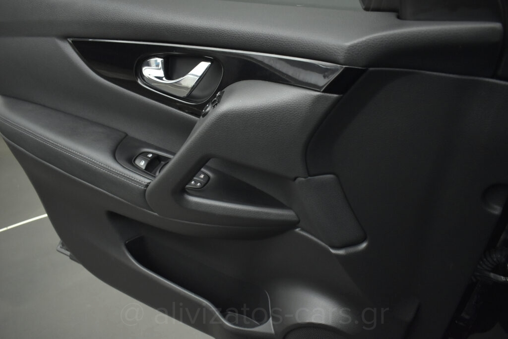 Nissan Qashqai - 1.5 dCi N-Connecta Automatic Facelift R19