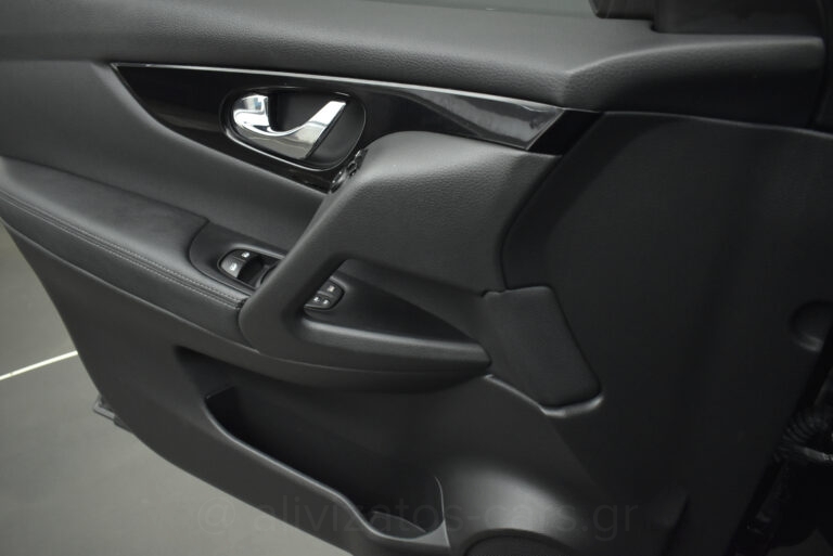 Nissan Qashqai - 1.5 dCi N-Connecta Automatic Facelift R19