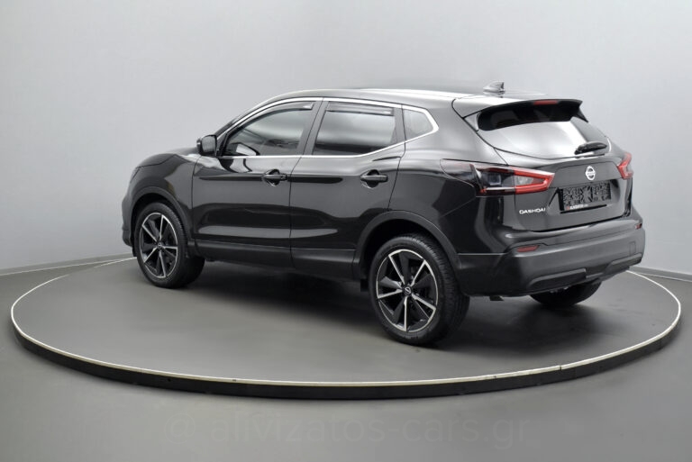 Nissan Qashqai - 1.5 dCi N-Connecta Automatic Facelift R19