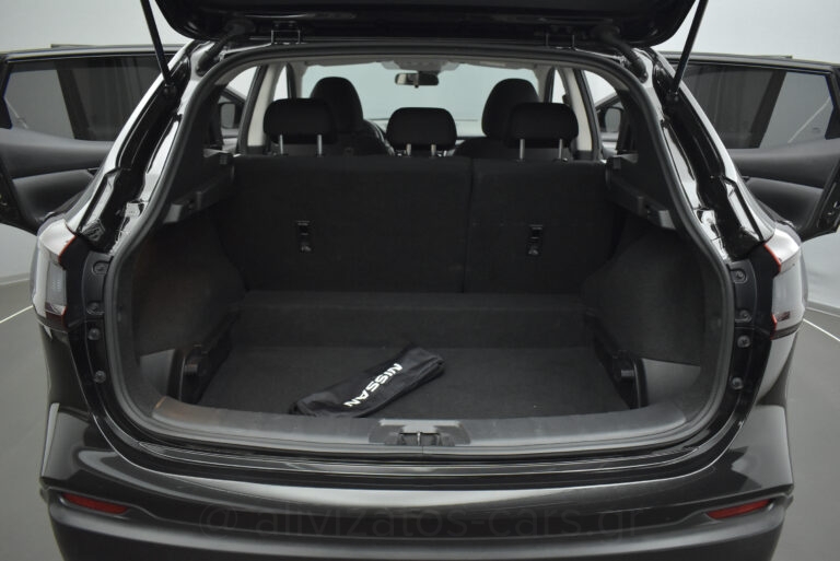 Nissan Qashqai - 1.5 dCi N-Connecta Automatic Facelift R19