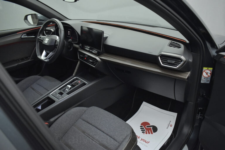 Seat Leon - 1.4 eTSI PHEV Xcellence DSG 204hp Plug-in Hybrid Camera