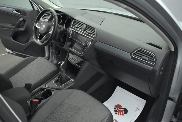 Volkswagen Tiguan - 2.0 TDI 122 hp Park Assist 26.749 ΧΛΜ!!!