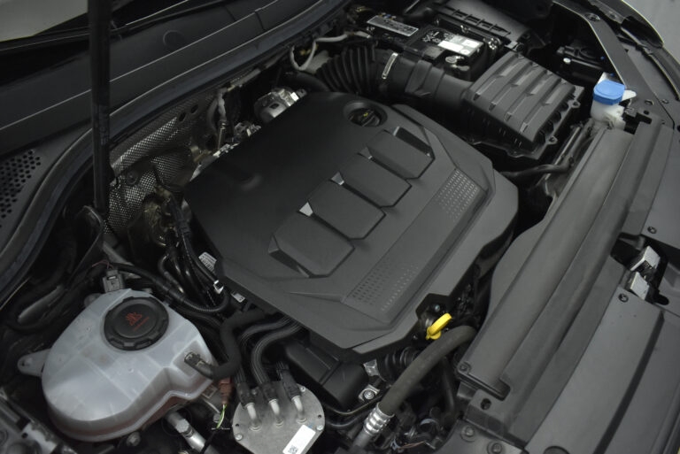 Volkswagen Tiguan - 2.0 TDI 122 hp Park Assist 26.749 ΧΛΜ!!!