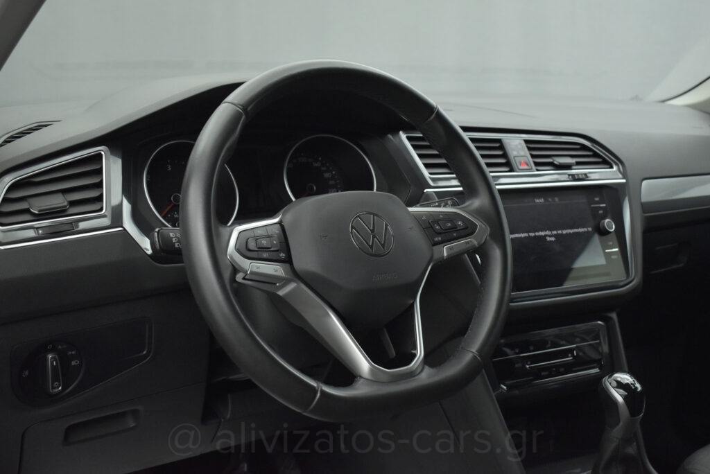 Volkswagen Tiguan - 2.0 TDI 122 hp Park Assist 26.749 ΧΛΜ!!!