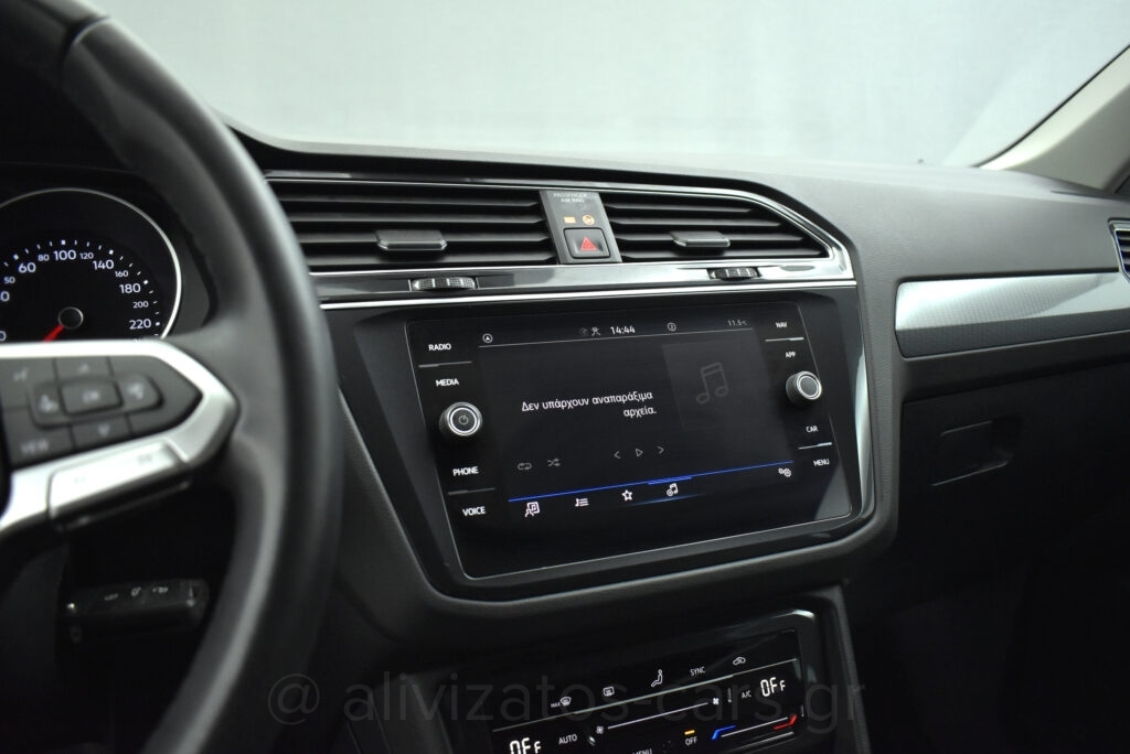 Volkswagen Tiguan - 2.0 TDI 122 hp Park Assist 26.749 ΧΛΜ!!!