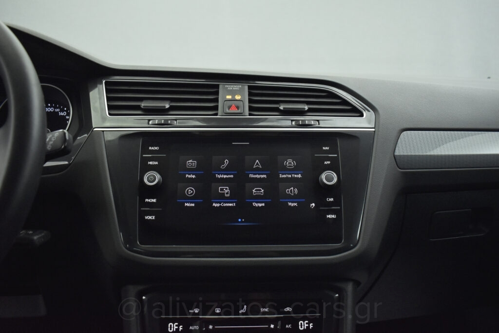 Volkswagen Tiguan - 2.0 TDI 122 hp Park Assist 26.749 ΧΛΜ!!!