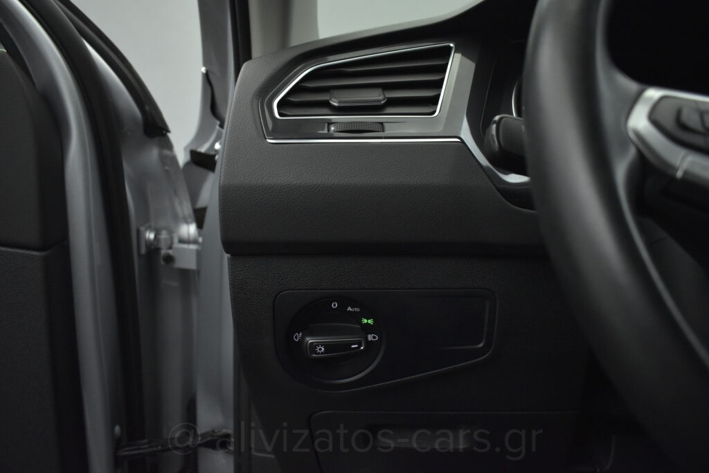 Volkswagen Tiguan - 2.0 TDI 122 hp Park Assist 26.749 ΧΛΜ!!!