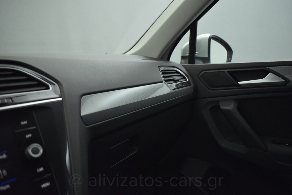 Volkswagen Tiguan - 2.0 TDI 122 hp Park Assist 26.749 ΧΛΜ!!!