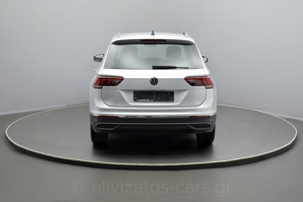 Volkswagen Tiguan - 2.0 TDI 122 hp Park Assist 26.749 ΧΛΜ!!!