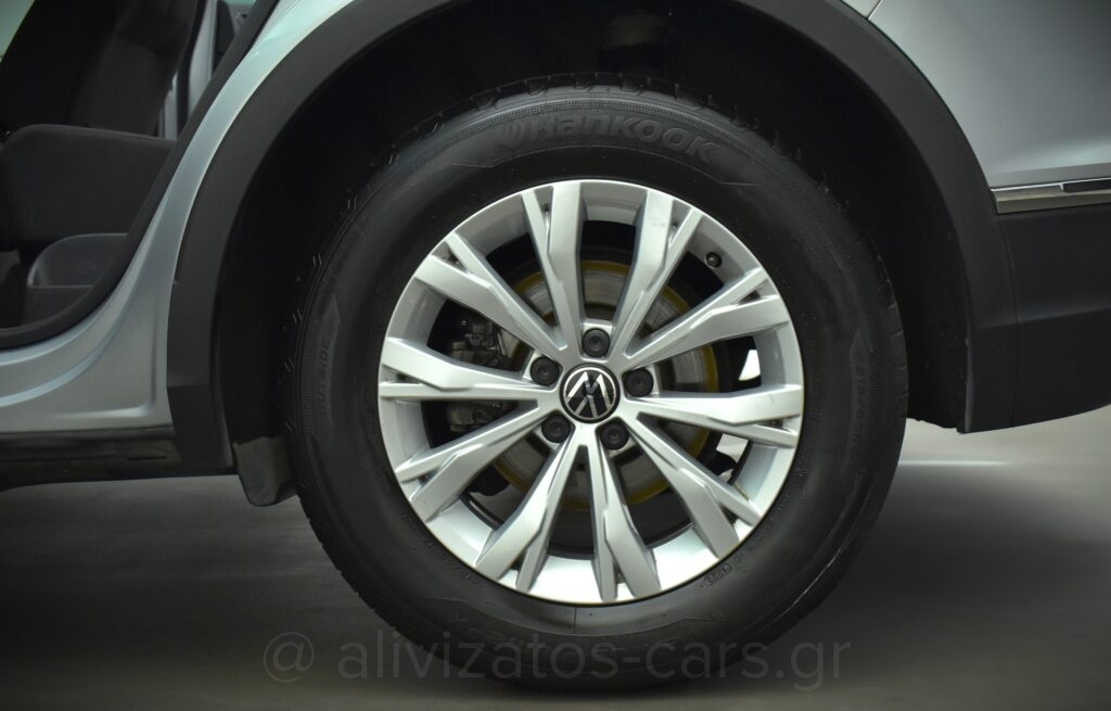Volkswagen Tiguan - 2.0 TDI 122 hp Park Assist 26.749 ΧΛΜ!!!