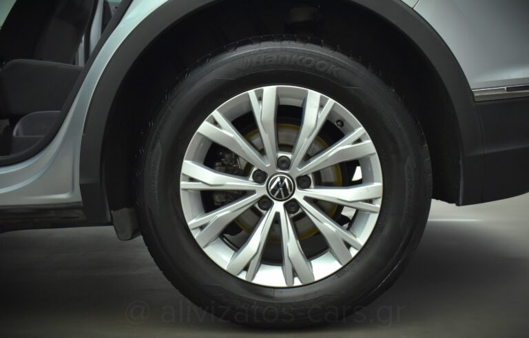 Volkswagen Tiguan - 2.0 TDI 122 hp Park Assist 26.749 ΧΛΜ!!!