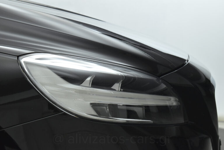 Volvo V40 Cross Country - T3 Momentum Auto Full Led Facelift 152hp