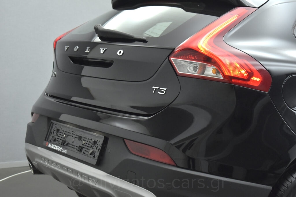 Volvo V40 Cross Country - T3 Momentum Auto Full Led Facelift 152hp