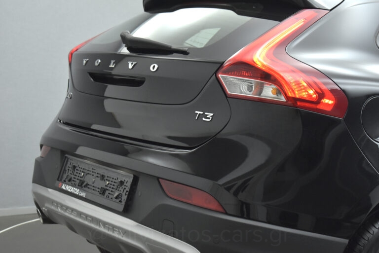 Volvo V40 Cross Country - T3 Momentum Auto Full Led Facelift 152hp