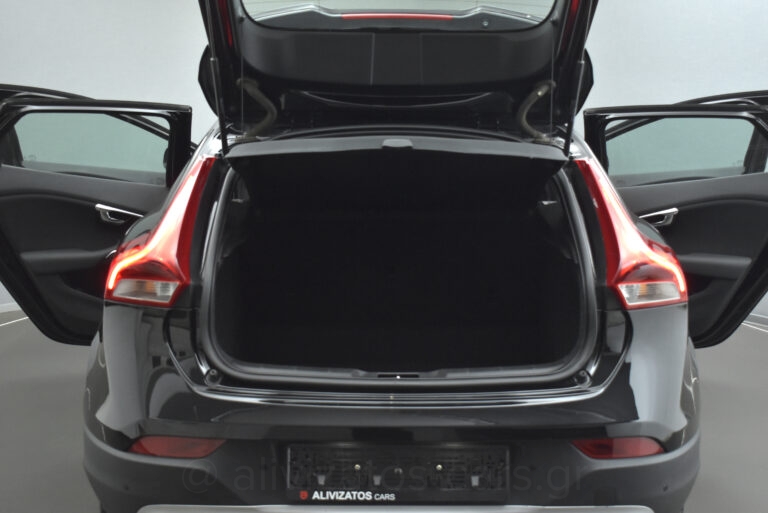 Volvo V40 Cross Country - T3 Momentum Auto Full Led Facelift 152hp