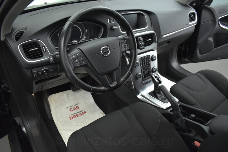 Volvo V40 Cross Country - T3 Momentum Auto Full Led Facelift 152hp