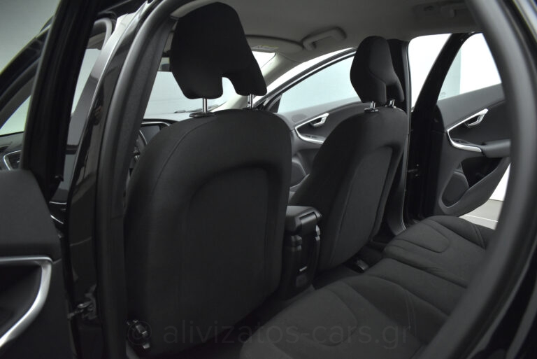 Volvo V40 Cross Country - T3 Momentum Auto Full Led Facelift 152hp