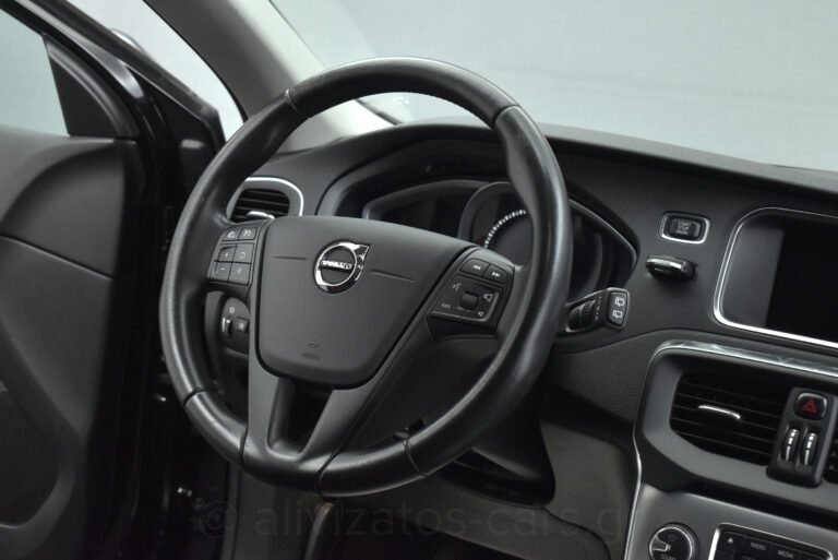 Volvo V40 Cross Country - T3 Momentum Auto Full Led Facelift 152hp