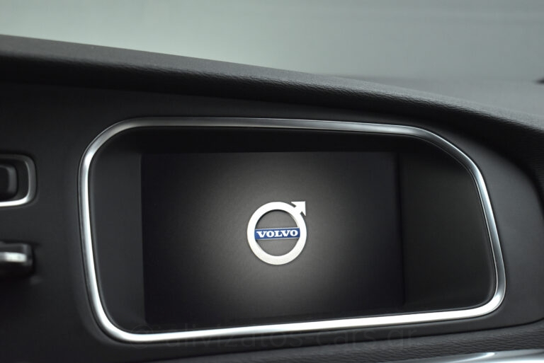 Volvo V40 Cross Country - T3 Momentum Auto Full Led Facelift 152hp