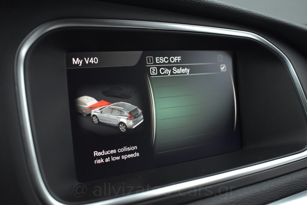 Volvo V40 Cross Country - T3 Momentum Auto Full Led Facelift 152hp