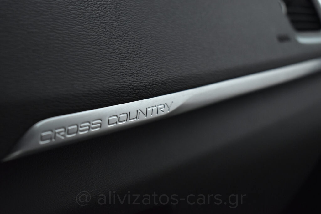 Volvo V40 Cross Country - T3 Momentum Auto Full Led Facelift 152hp