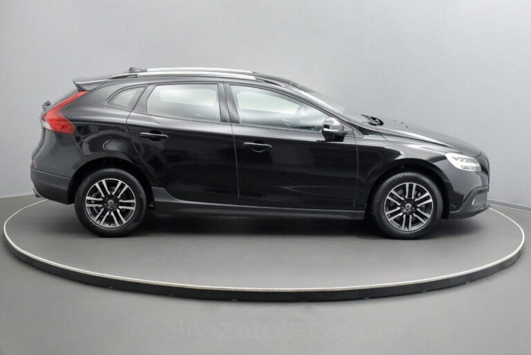 Volvo V40 Cross Country - T3 Momentum Auto Full Led Facelift 152hp
