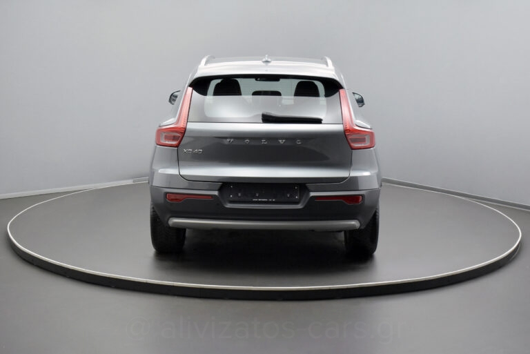 Volvo XC40 - 1.5 MOMENTUM AUTOMATIC 163hp