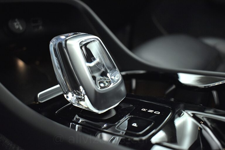 Volvo XC40 - 1.5 T5 PHEV ULTIMATE Panorama Leather Harman Facelift