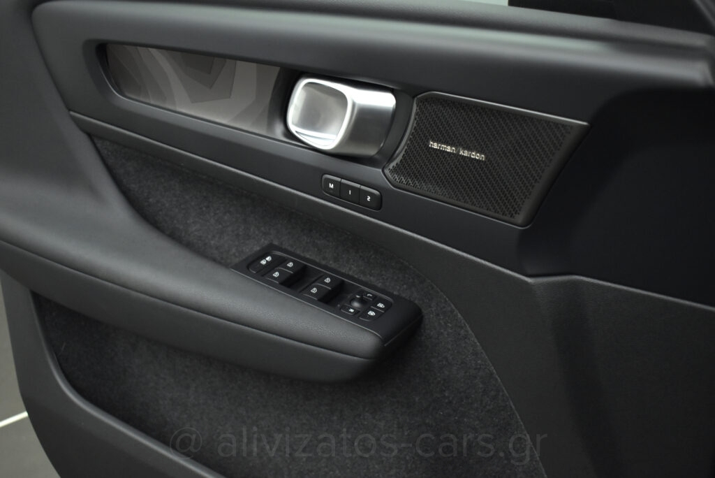 Volvo XC40 - 1.5 T5 PHEV ULTIMATE Panorama Leather Harman Facelift