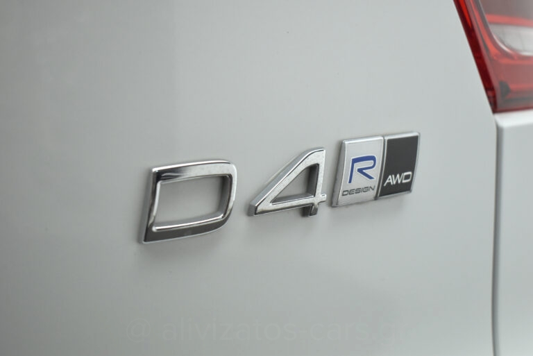 Volvo XC40 - D4 R-Design 190hp Panorama 4x4
