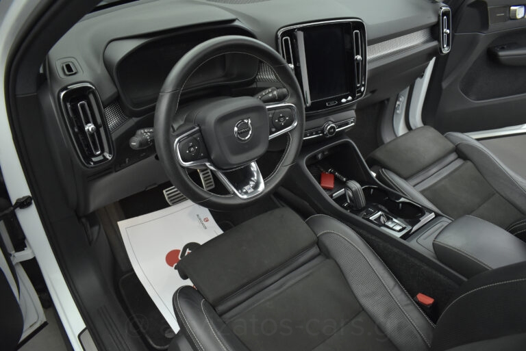Volvo XC40 - D4 R-Design 190hp Panorama 4x4