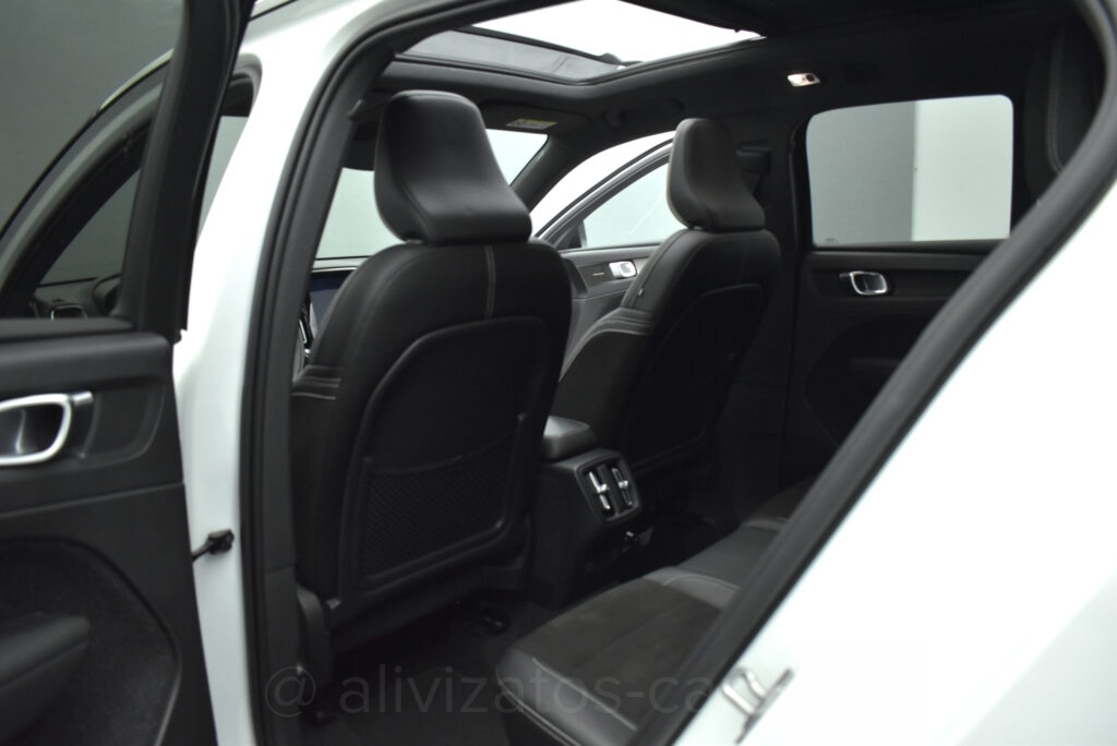 Volvo XC40 - D4 R-Design 190hp Panorama 4x4