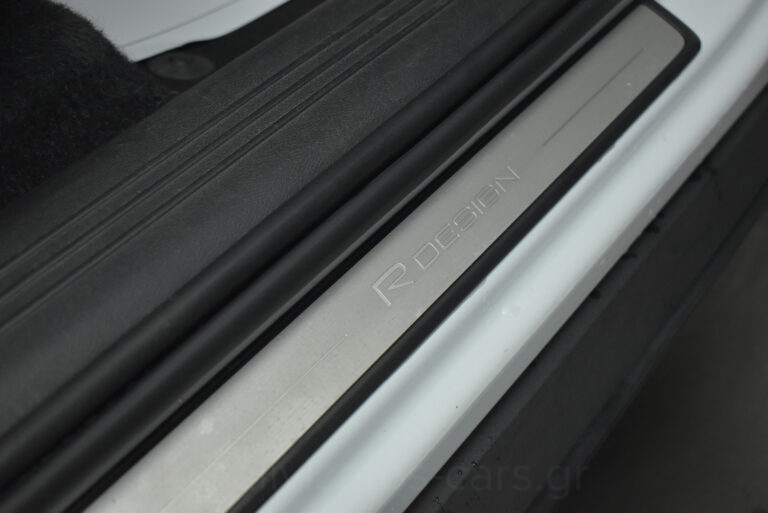 Volvo XC40 - D4 R-Design 190hp Panorama 4x4