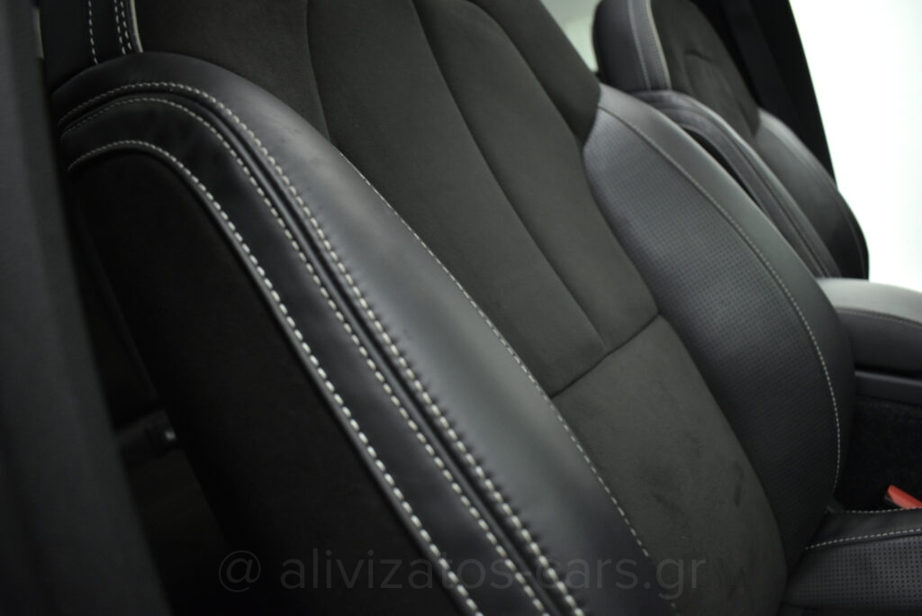 Volvo XC40 - D4 R-Design 190hp Panorama 4x4