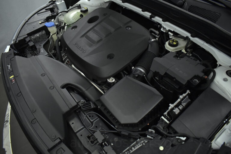 Volvo XC40 - D4 R-Design 190hp Panorama 4x4