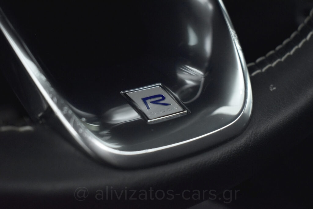 Volvo XC40 - D4 R-Design 190hp Panorama 4x4