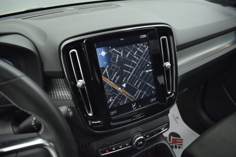 Volvo XC40 - D4 R-Design 190hp Panorama 4x4