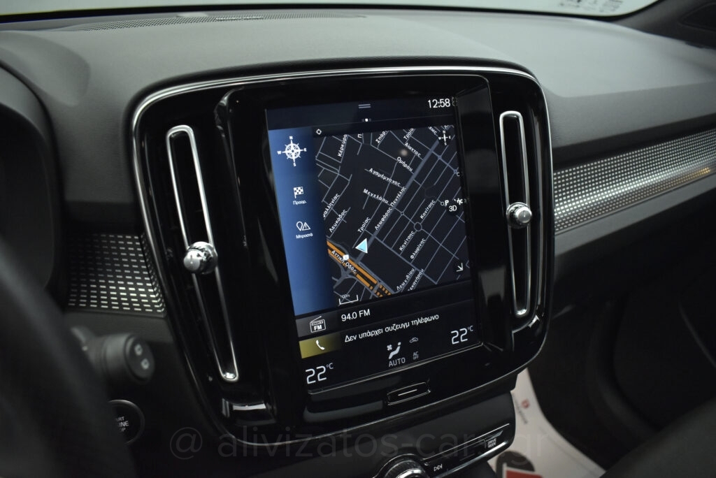 Volvo XC40 - D4 R-Design 190hp Panorama 4x4