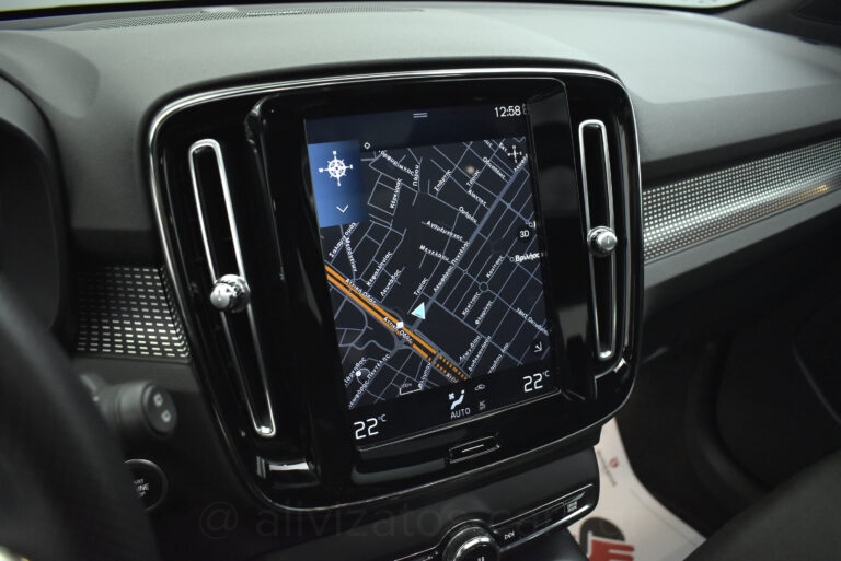 Volvo XC40 - D4 R-Design 190hp Panorama 4x4