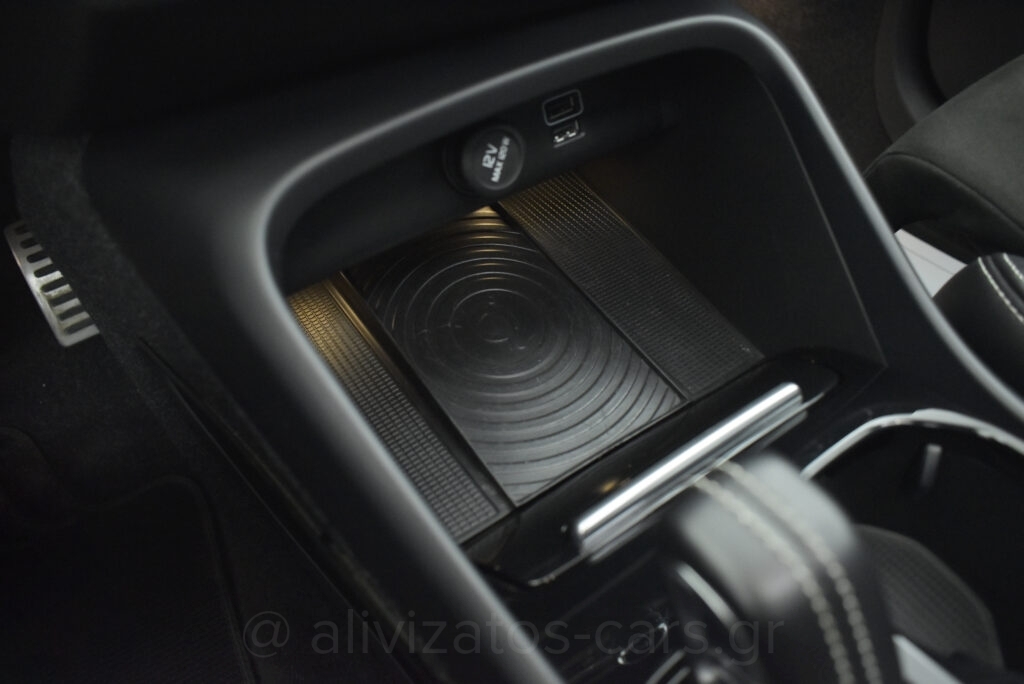 Volvo XC40 - D4 R-Design 190hp Panorama 4x4