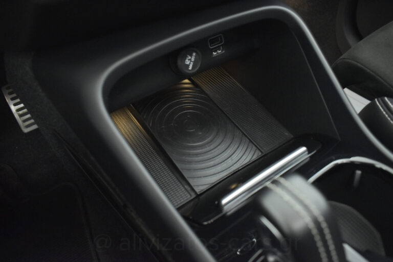 Volvo XC40 - D4 R-Design 190hp Panorama 4x4