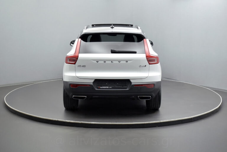 Volvo XC40 - D4 R-Design 190hp Panorama 4x4