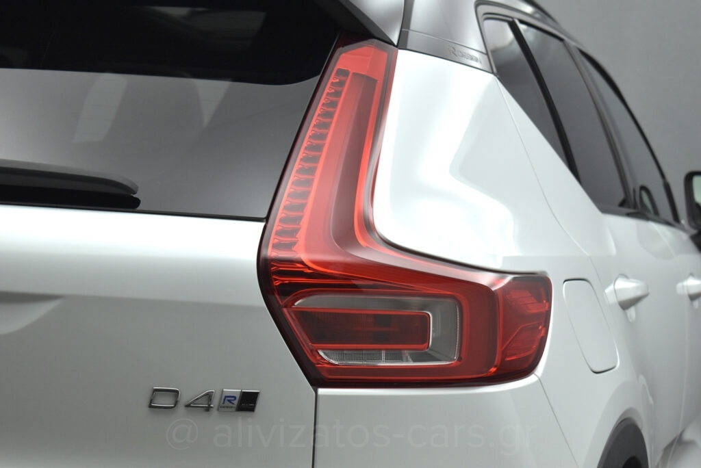 Volvo XC40 - D4 R-Design 190hp Panorama 4x4