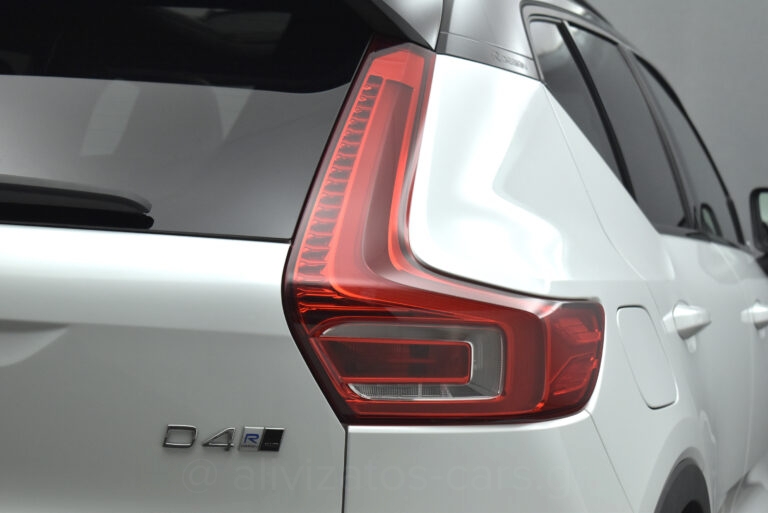 Volvo XC40 - D4 R-Design 190hp Panorama 4x4