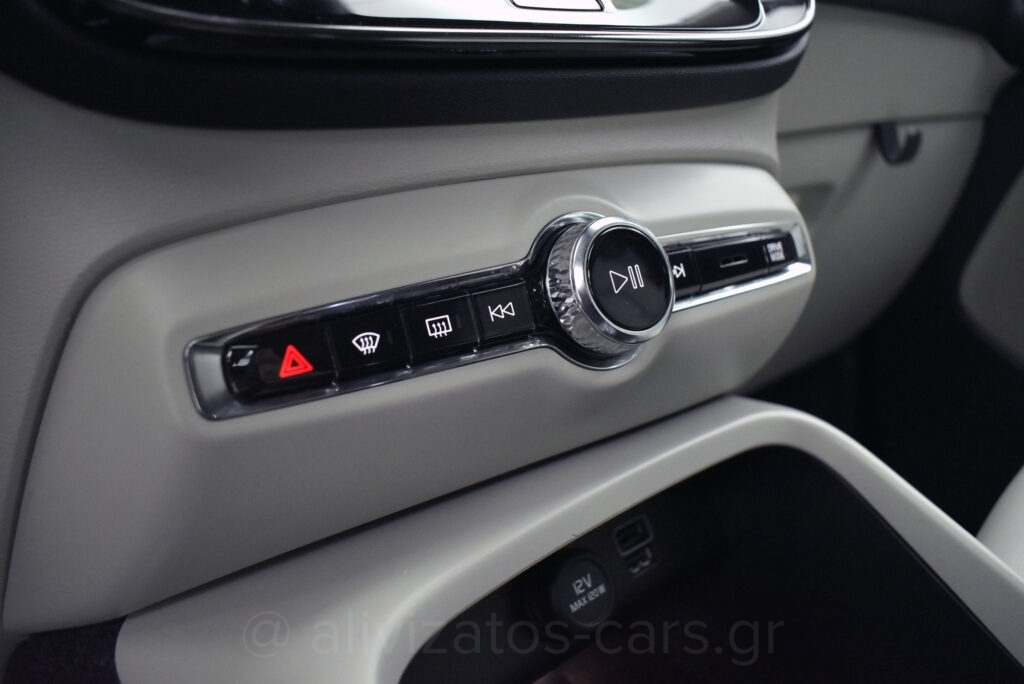 Volvo XC40 T4 Recharge Inscription Plug in Leather Navi R/19 - no-subtitle